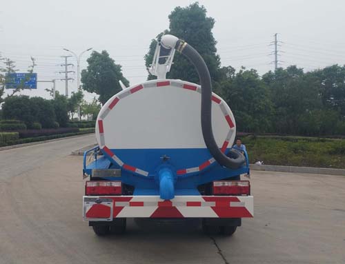 東風(fēng)多利卡5噸吸糞車